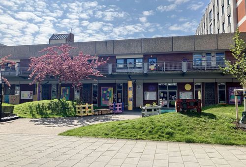 Lern-Café (Halle) Mittwoch Eingangsbereich der Passage 13
